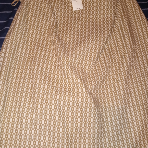 Banana republic skirt - Picture 2 of 3